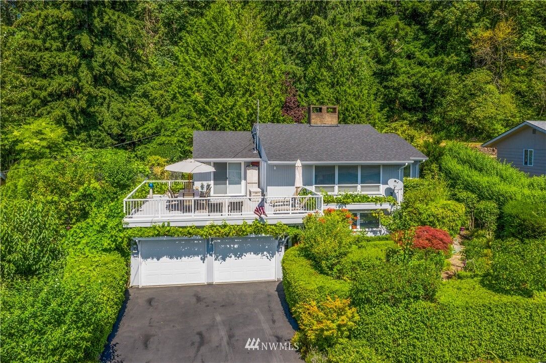 Property Photo:  1220  Castleman Drive  WA 98632 