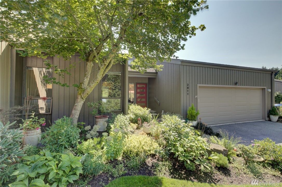 Property Photo: 2011 210th Circle NE B42 WA 98074