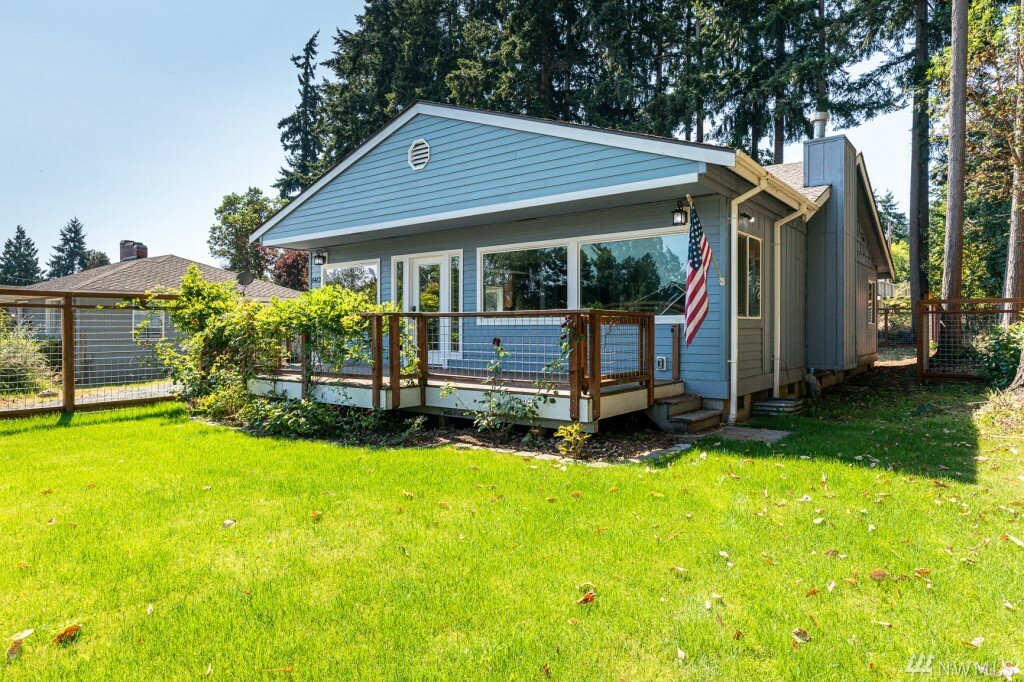 Property Photo:  6462 Central Ave  WA 98236 