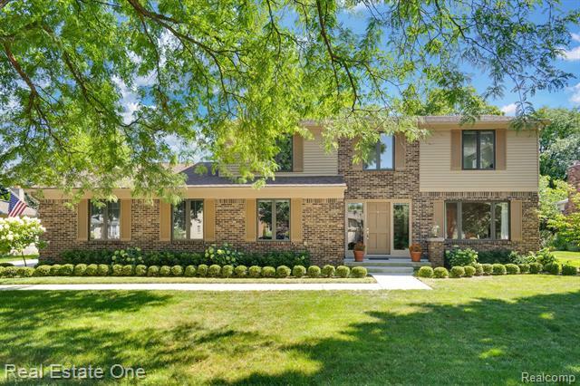 Property Photo: 1947 Sparrow Court MI 48084