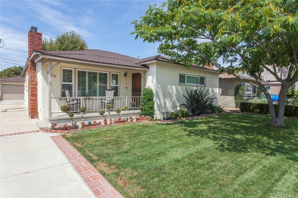 Property Photo:  529 N Naomi Street  CA 91505 