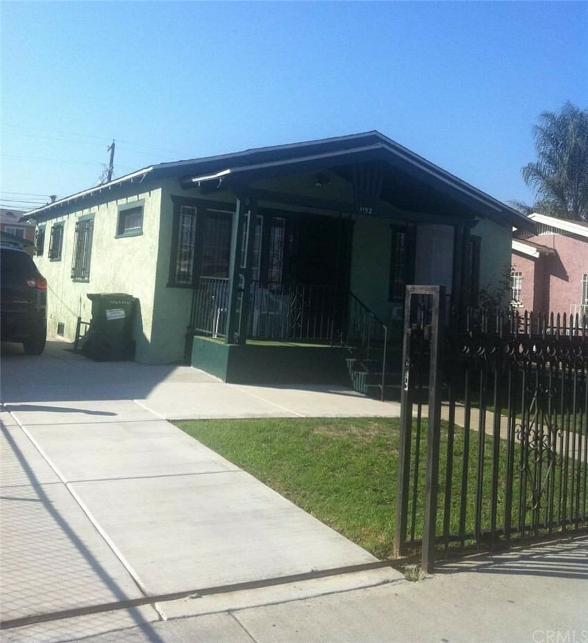 Property Photo: 1152 E 80th Street CA 90001
