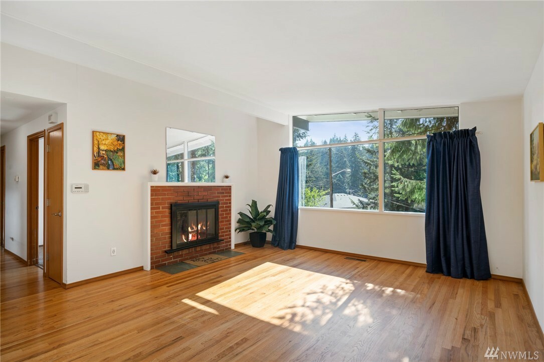 Property Photo: 4005 147th Place SE WA 98006