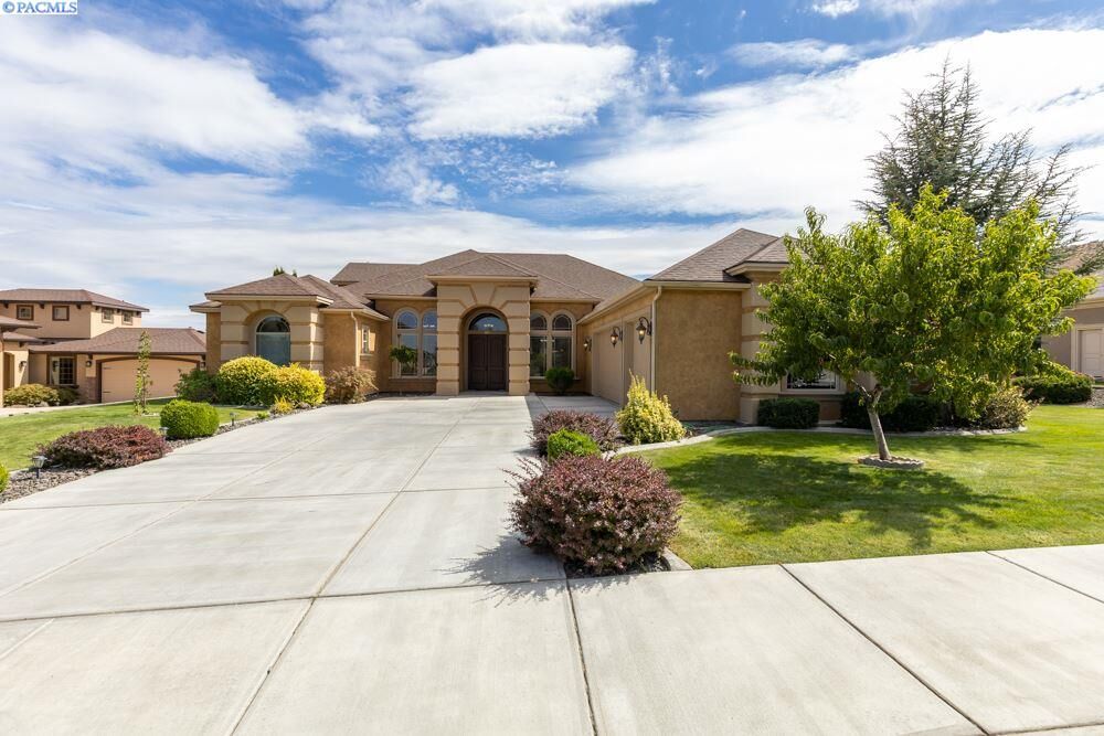 Property Photo: 665 Big Sky Drive WA 99352-0000