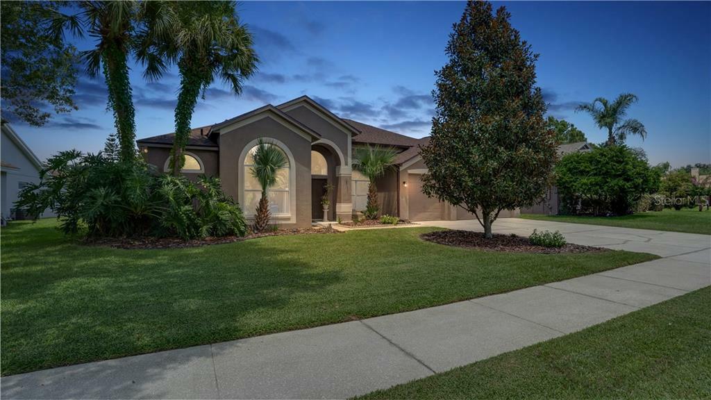 Property Photo: 2290 E Riviera Boulevard FL 32765