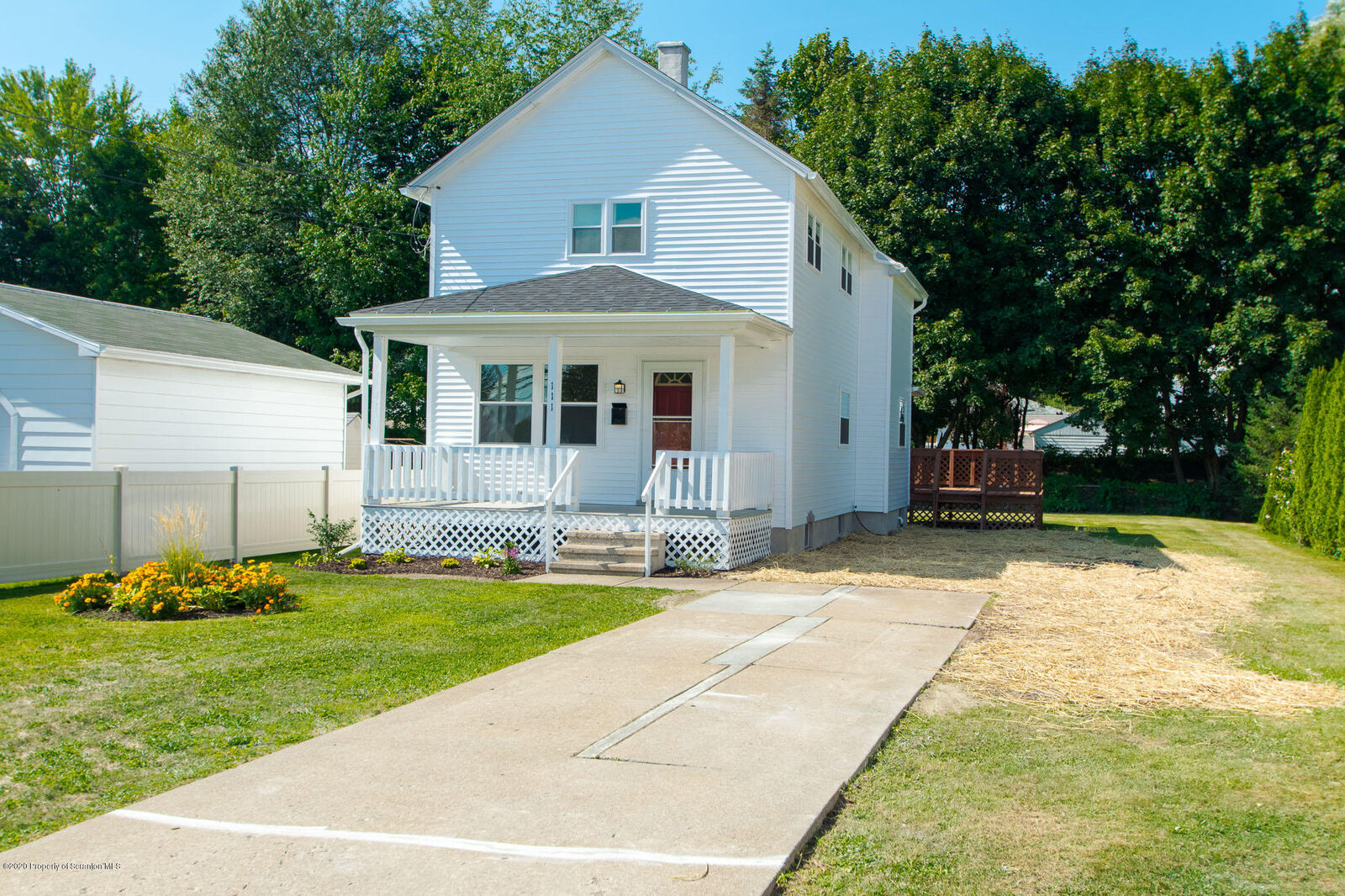Property Photo:  111 Electric Street  PA 18452 