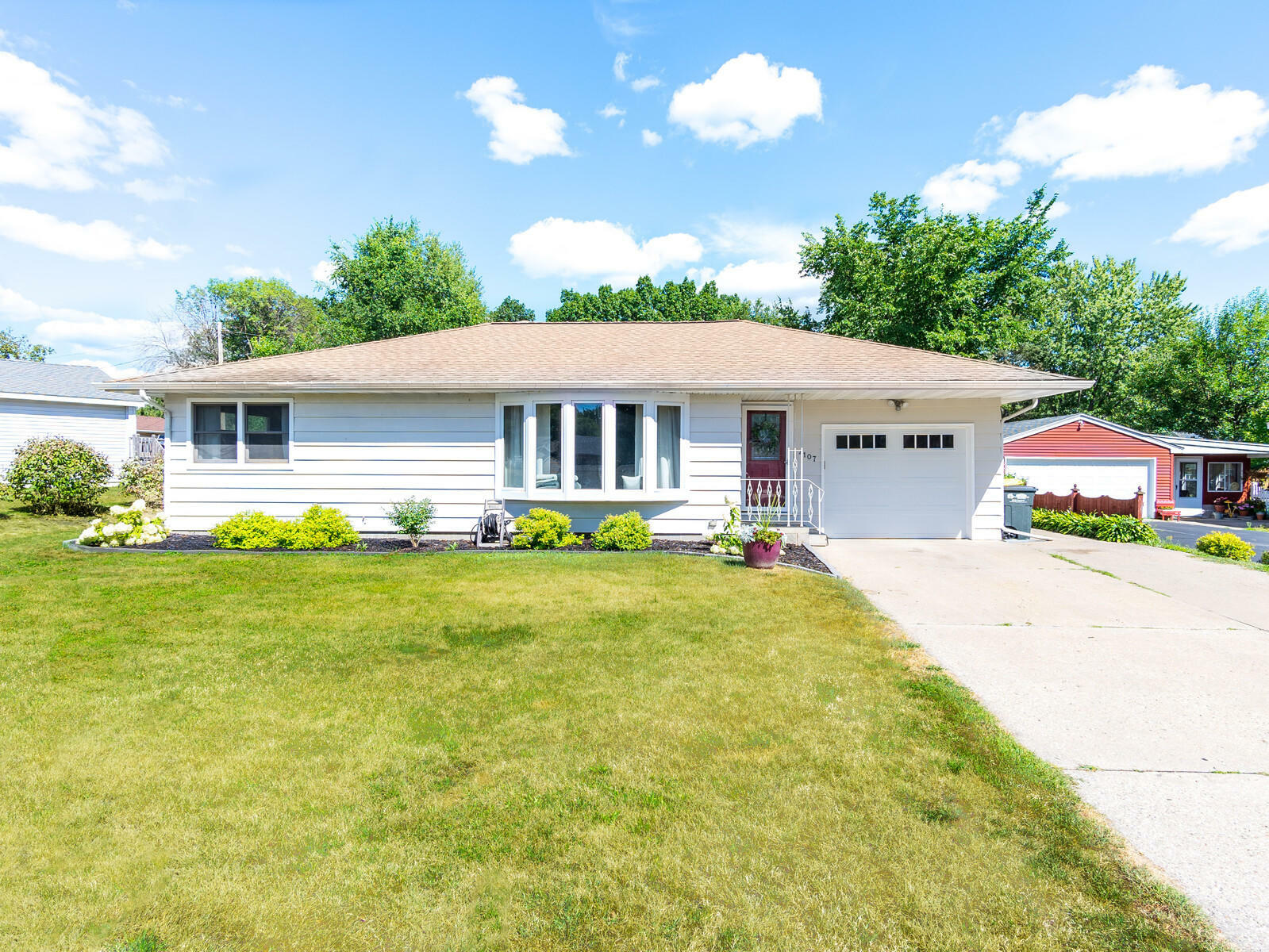 Property Photo:  4107 Bank Dr  WI 54601 