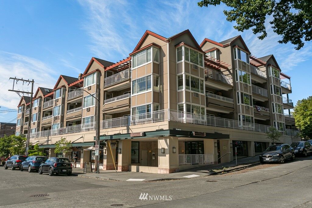 Property Photo: 2425 33rd Avenue W 107 WA 98199