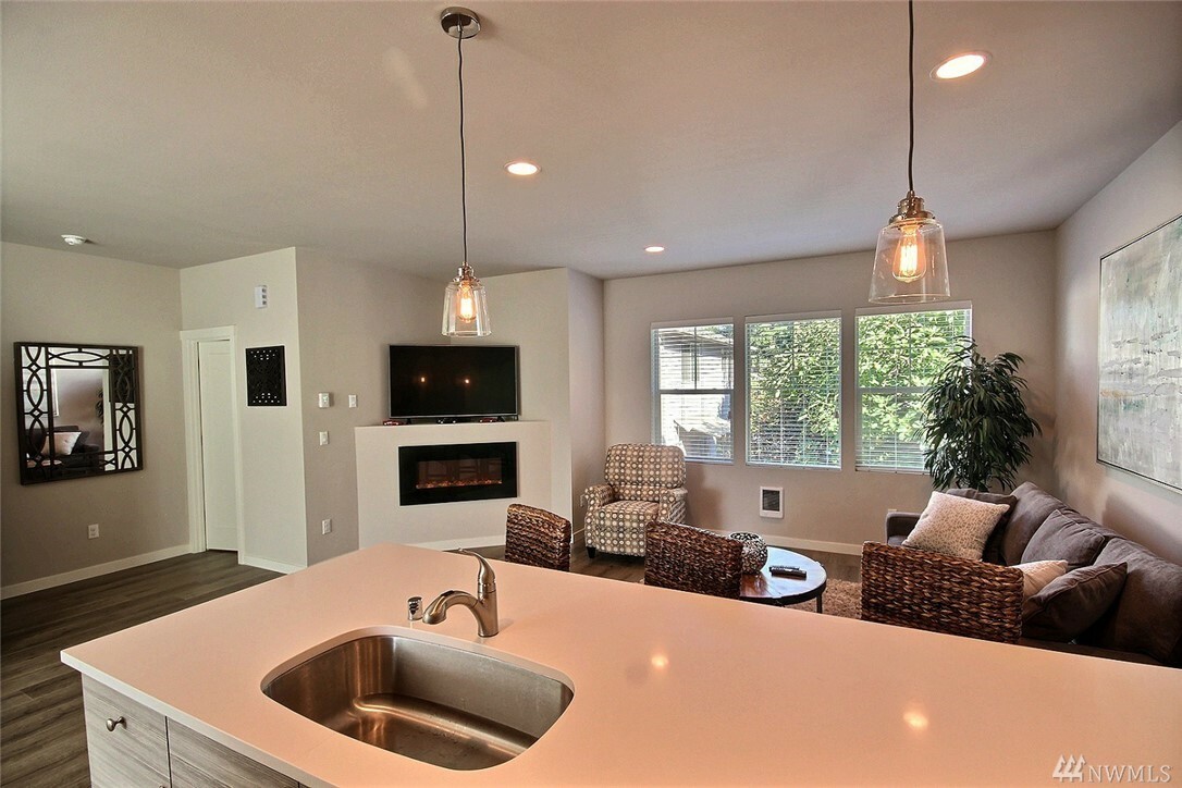 Property Photo: 520 Williams Ave S D WA 98057