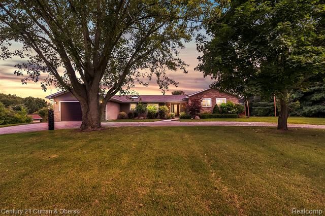 Property Photo:  1300 Windmill Lane  MI 48380 