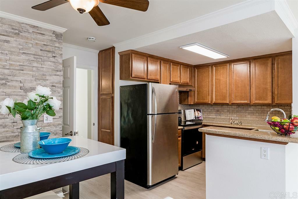 Property Photo: 432 Edgehill Ln 99 CA 92054