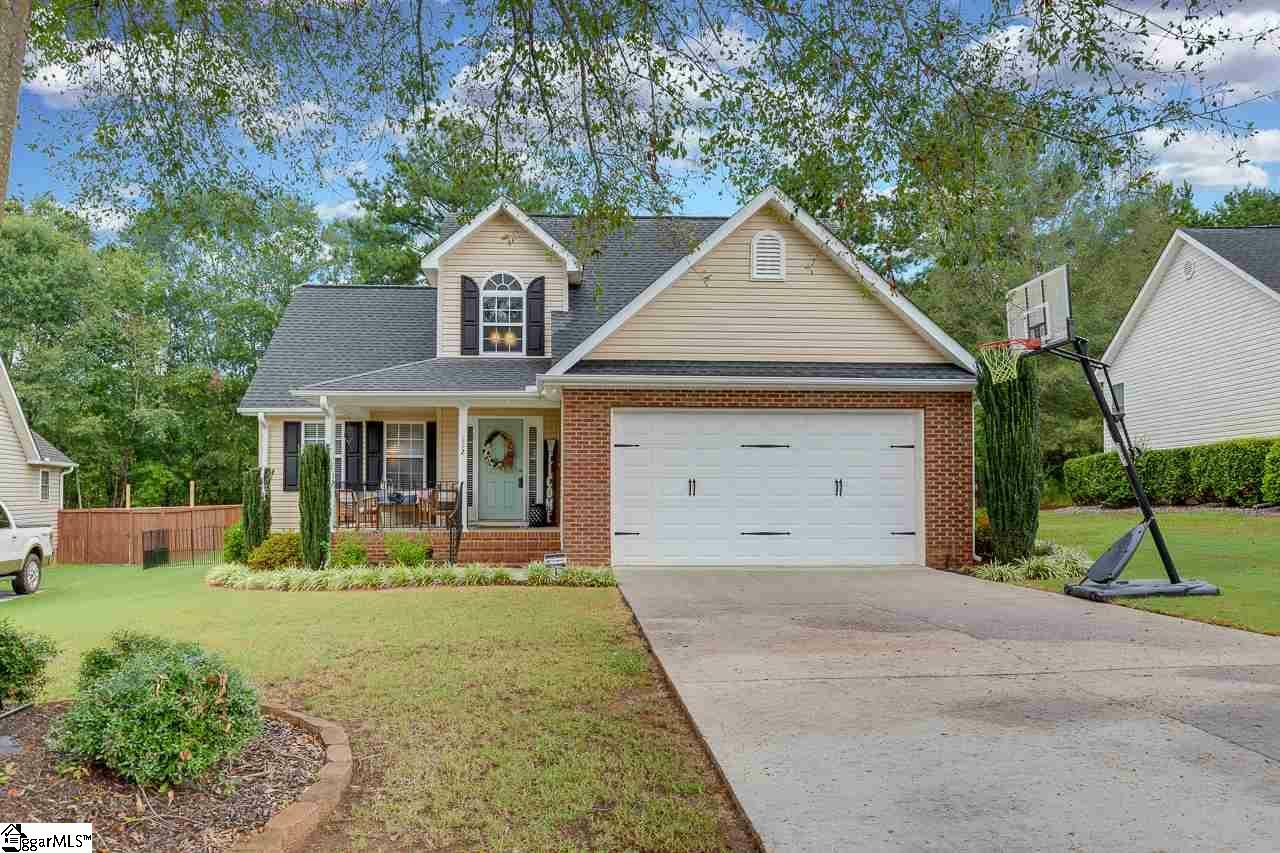 Property Photo: 112 Royal Drive SC 29697