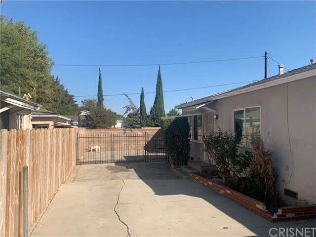 Property Photo:  18521 Bassett Street  CA 91335 