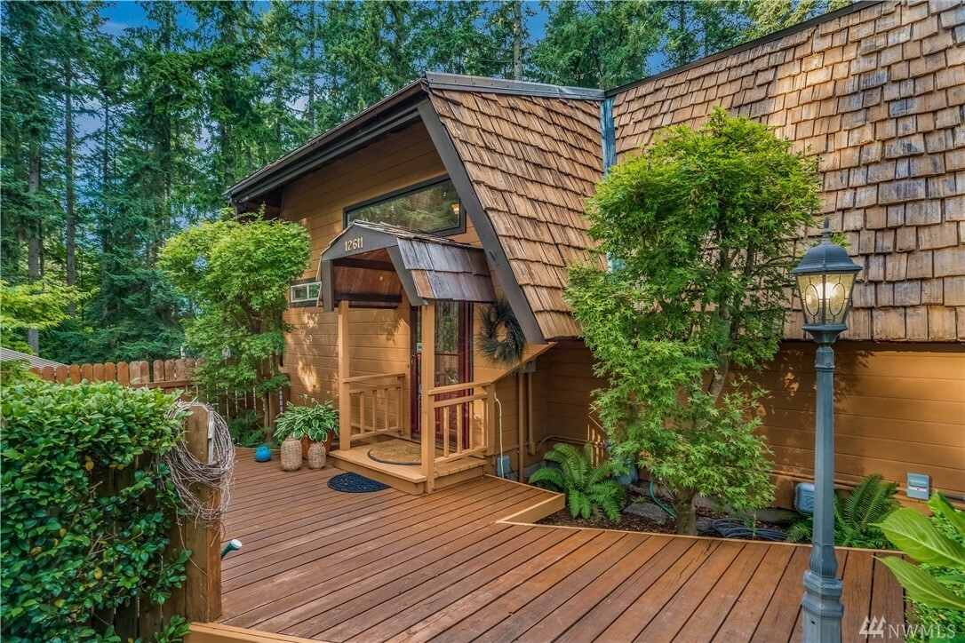 Property Photo: 12611 129th St E WA 98374
