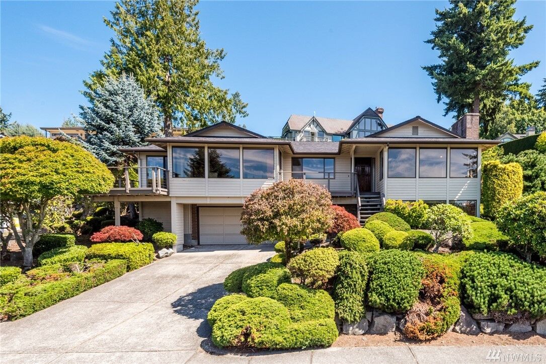 Property Photo:  718  12th Avenue N  WA 98020 