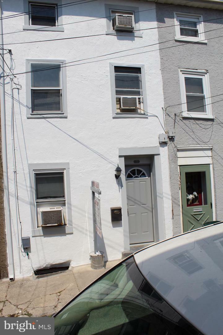 Property Photo:  130 Conarroe Street  PA 19127 