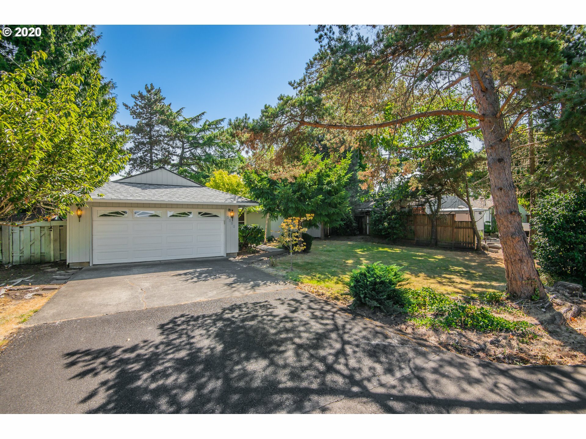 Property Photo: 5590 SW 141st Ave OR 97005