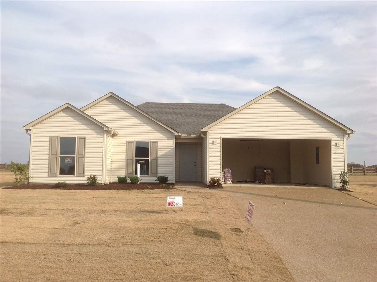 Property Photo: 6 Clovewood Cove TN 38343