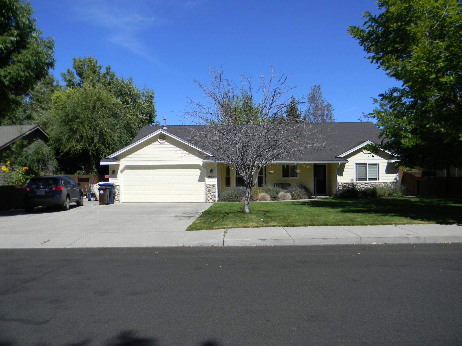 Property Photo:  2017 NW Quince Avenue  OR 97756 