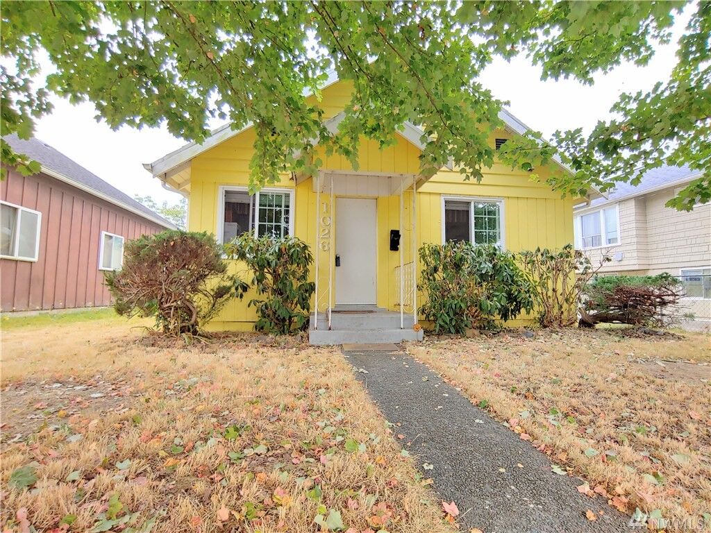 Property Photo:  1026  Arthur Street  WA 98520 