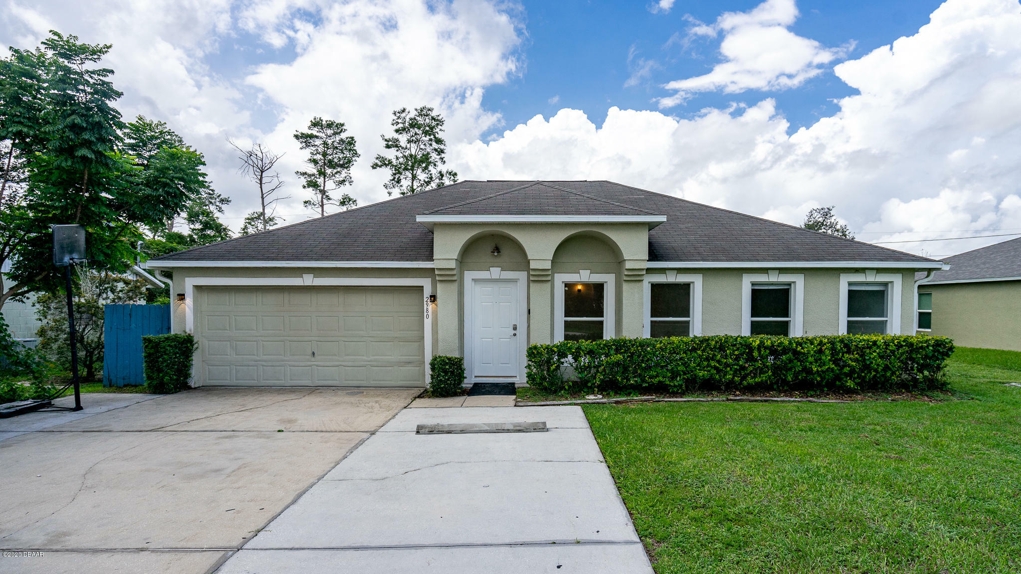 Property Photo:  2980 W Elston Drive  FL 32738 