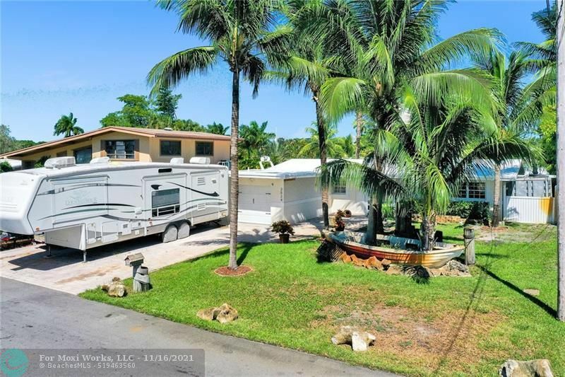 Property Photo:  2524 Key Largo Ln  FL 33312 