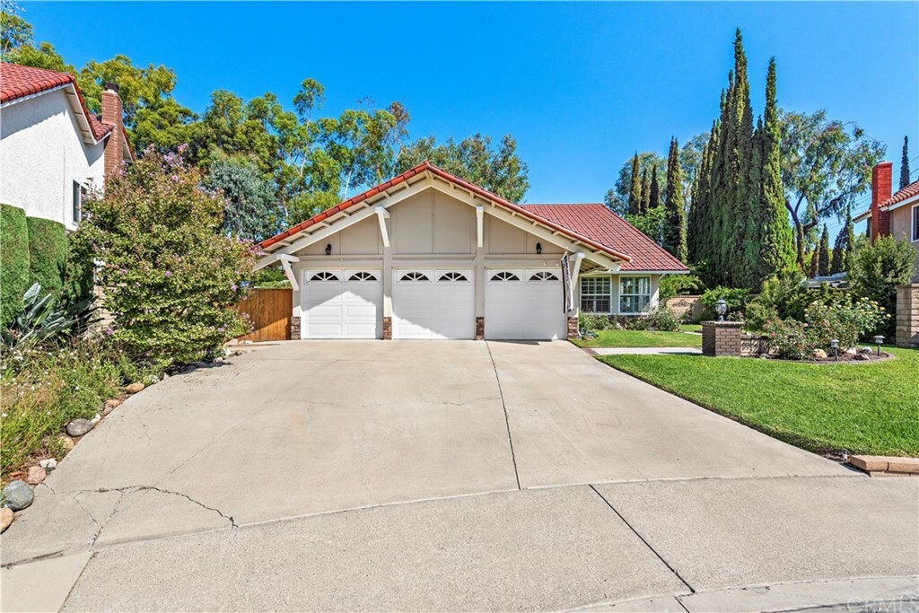 Property Photo:  22131 Lantern Lane  CA 92630 