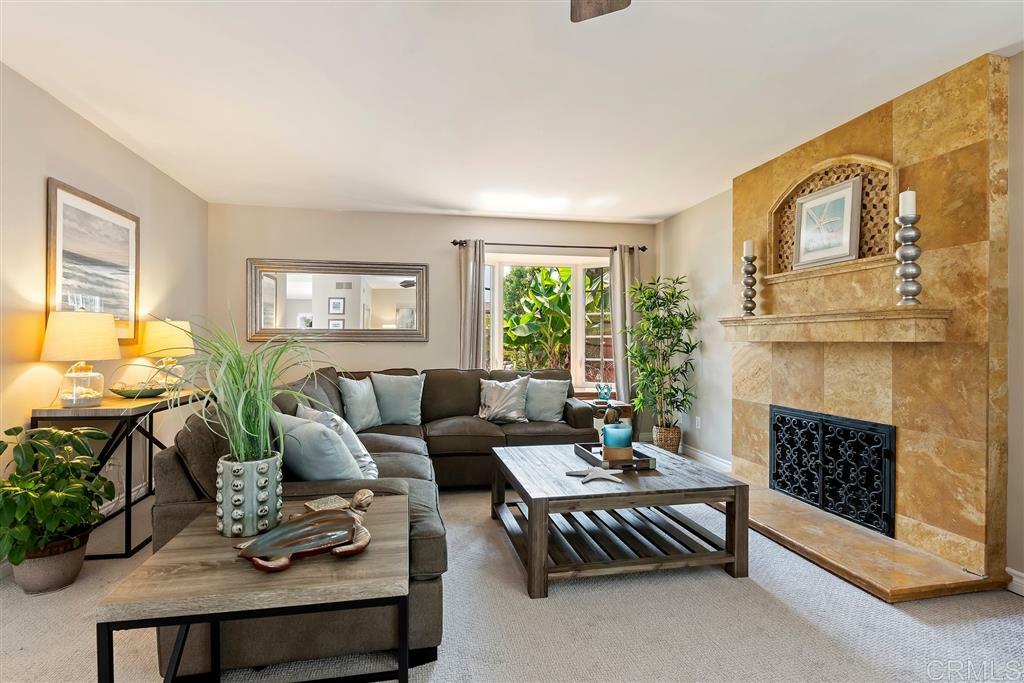 Property Photo: 1362 Cherrytree Ct CA 92024