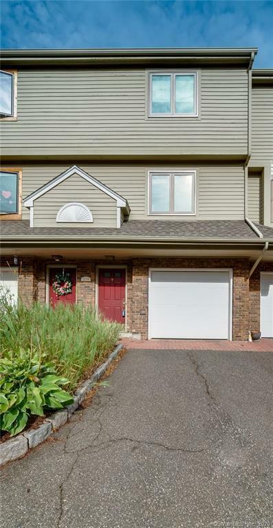 Property Photo: 882 North Colony Road 54 CT 06450