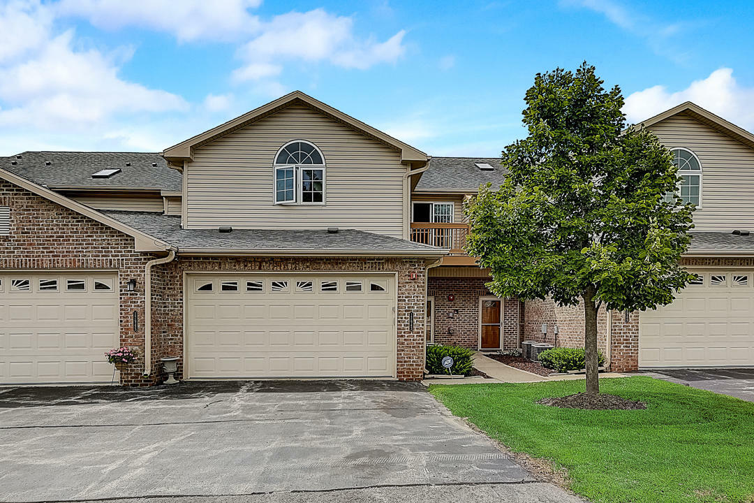 Property Photo: 17943 W Jacobs Ridge Ct WI 53146