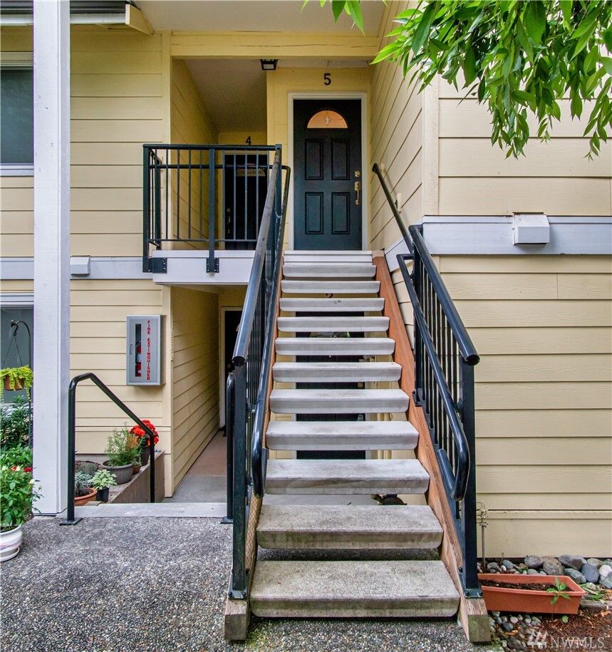Property Photo:  14602 NE 51st Place D5  WA 98007 