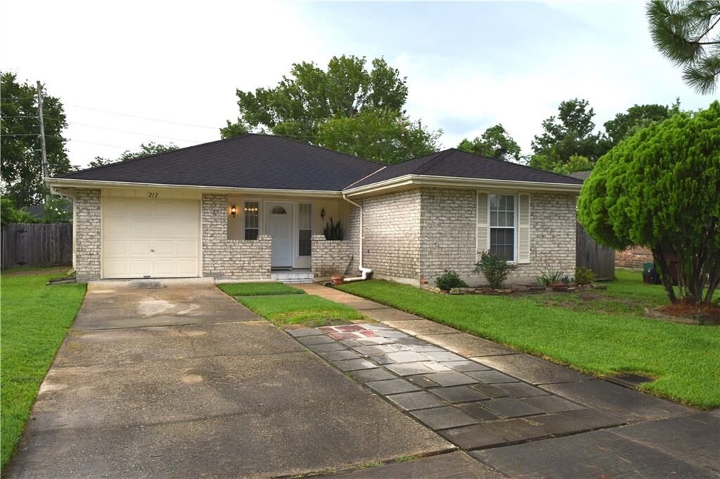 Property Photo: 212 W Loyola Drive LA 70065