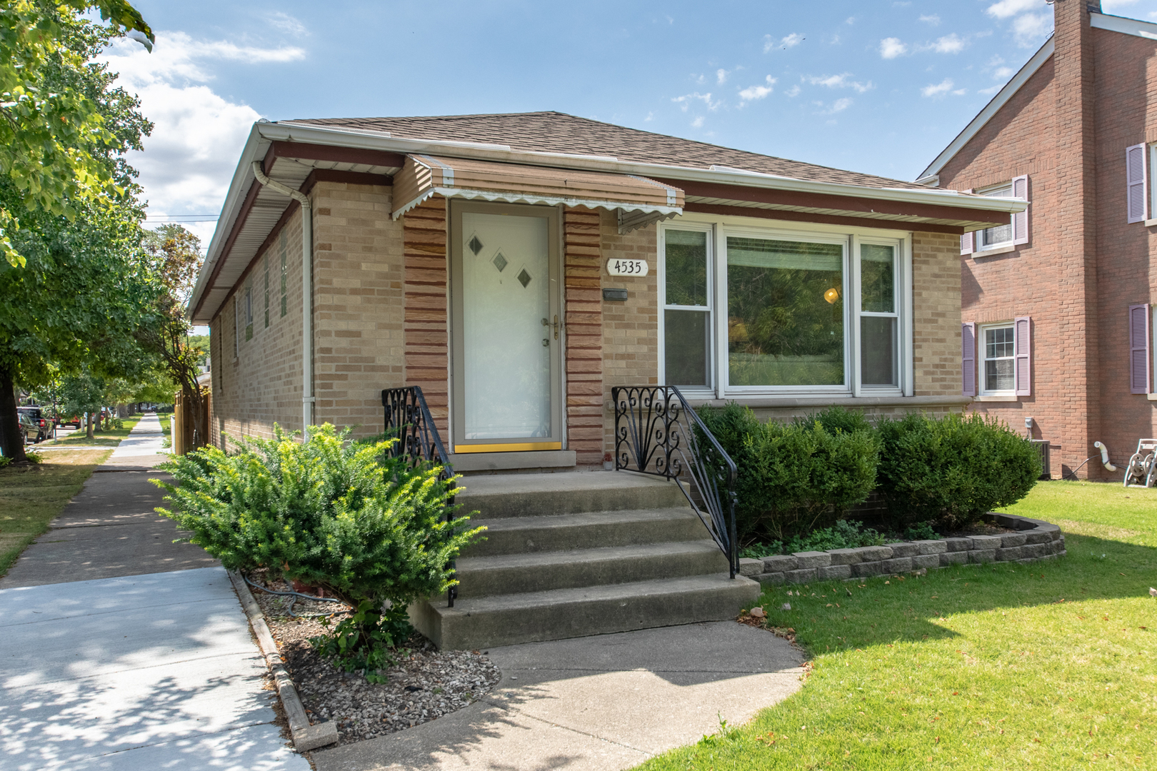 Property Photo:  4535 West Foster Avenue  IL 60630 