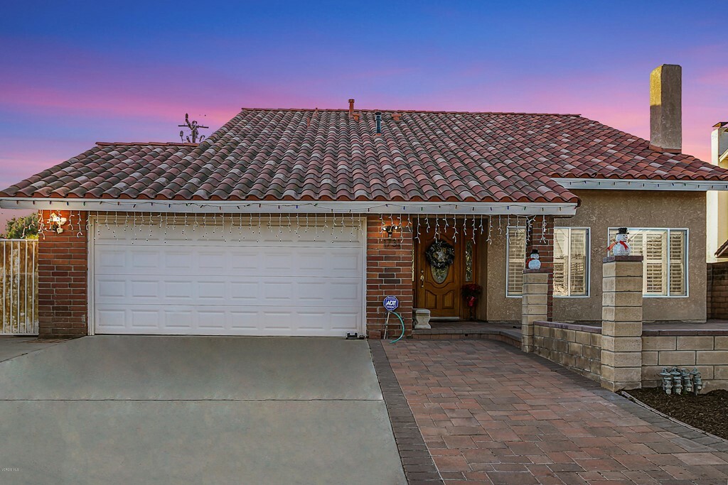 Property Photo:  1731 Lakehurst Street  CA 93030 