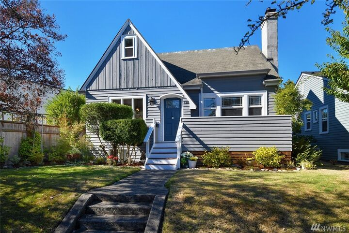 Property Photo: 7311 Keen Way N WA 98103