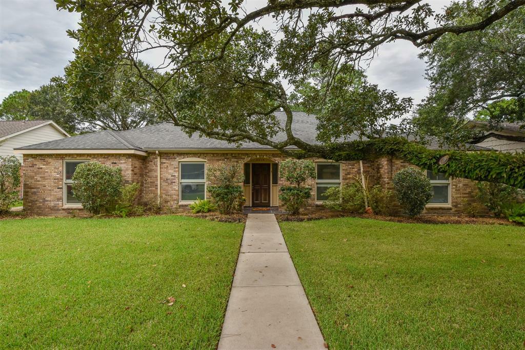 Property Photo:  5214 Yarwell Drive  TX 77096 