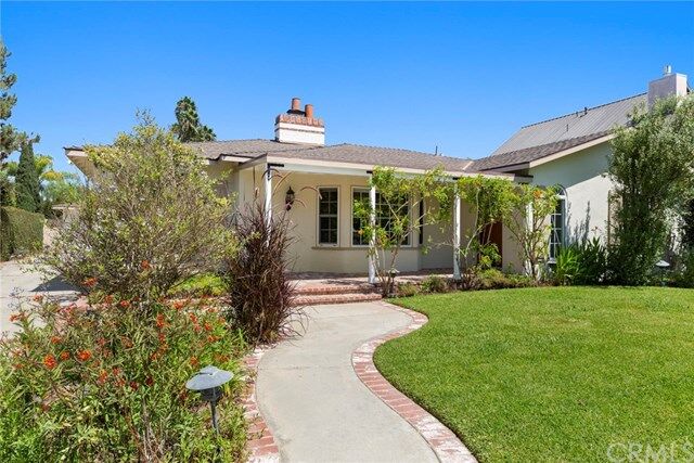 Property Photo:  2221 Mesa Drive  CA 92660 