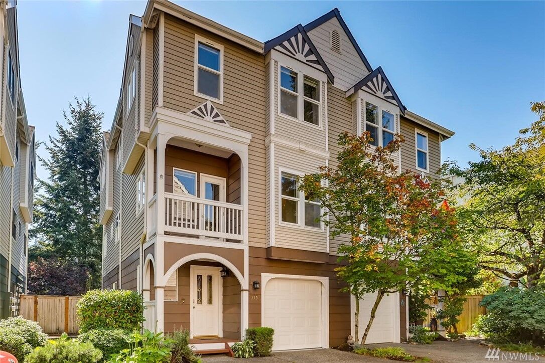 Property Photo: 755 NW Juniper Street WA 98027