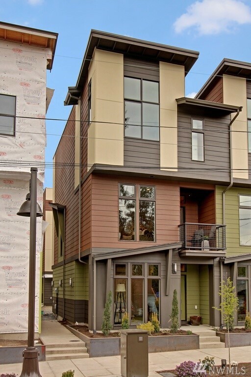 Property Photo: 5501 240th St SW C WA 98043