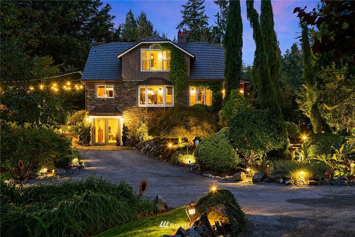 Property Photo:  17832  29th Avenue NE  WA 98155 