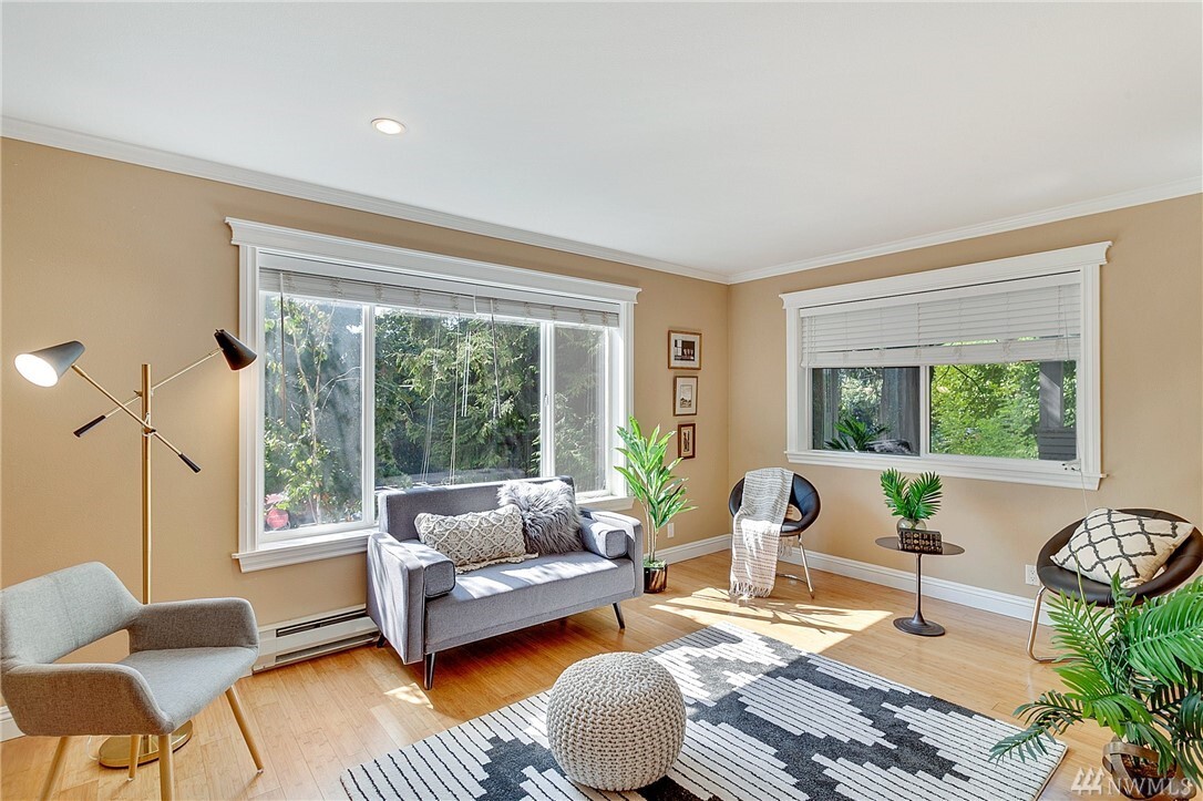 Property Photo: 1154 N 92nd Street 12 WA 98103