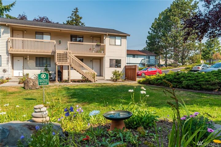 Property Photo: 325 NE Kettle Street 110 WA 98277