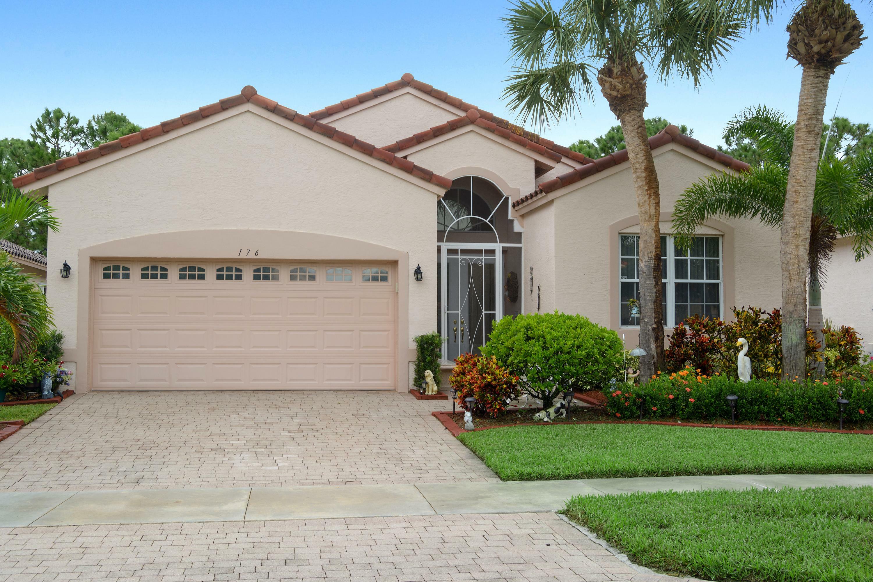 Property Photo:  176 NW Lawton Road  FL 34986 