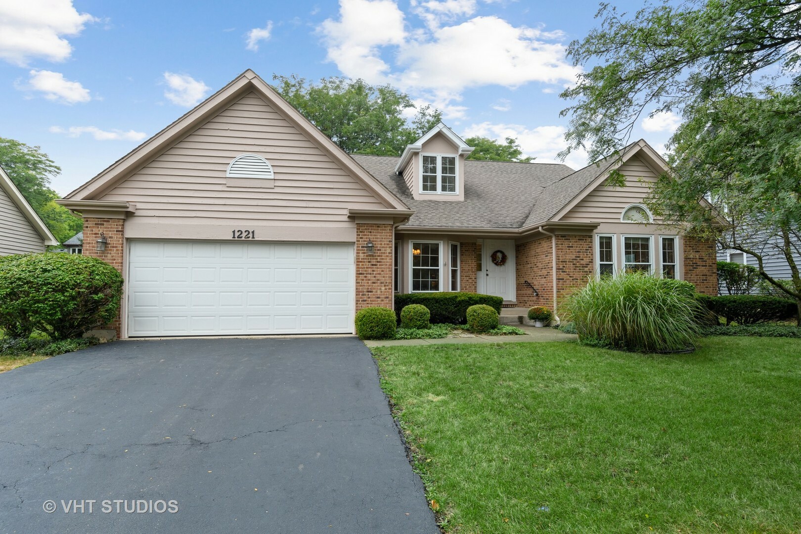 Property Photo:  1221 Ardmore Drive  IL 60540 