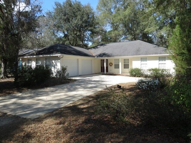 Property Photo:  12 Lake Ellen Circle  FL 32327 