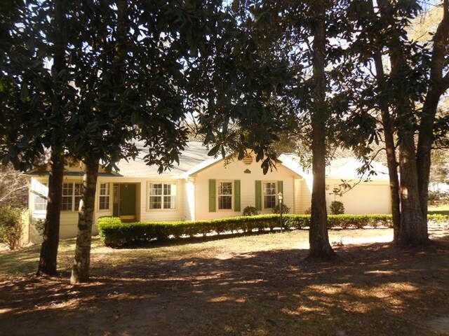 Property Photo:  88 Rozena Loop  FL 32333 