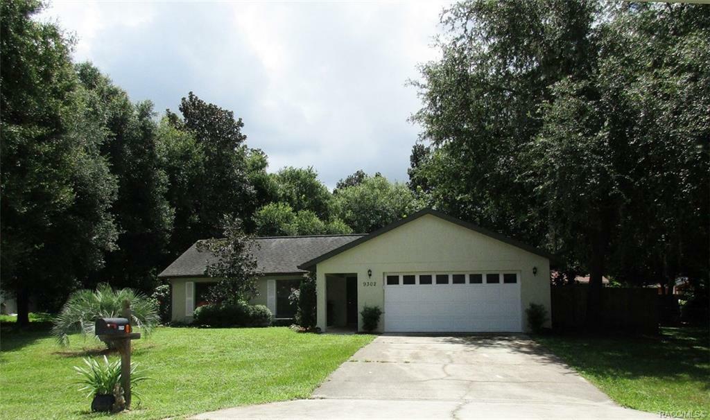 Property Photo:  9302 E Smoketree Place  FL 34450 