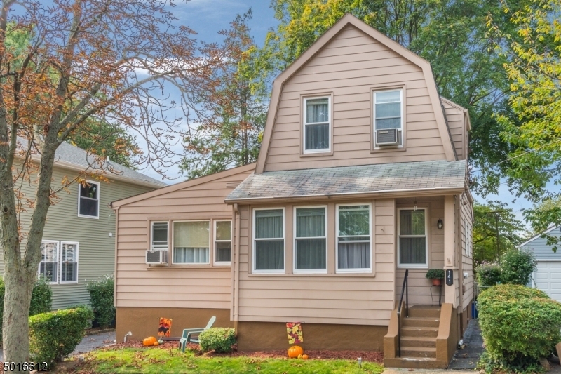 Property Photo:  141 Pake St  NJ 07110 