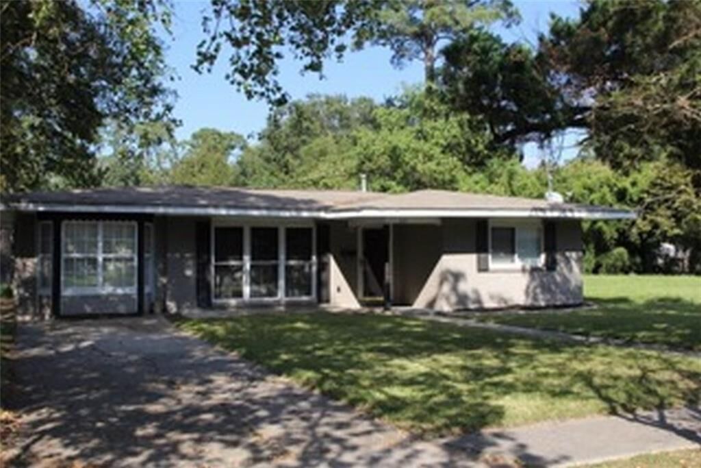Property Photo: 442 Olive Drive LA 70458