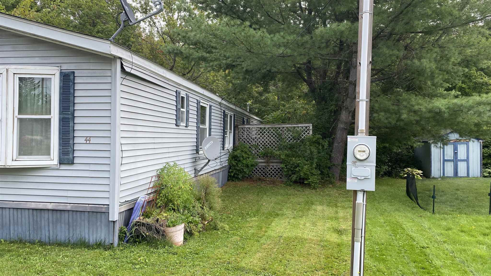 Property Photo:  44 Lindenshire Avenue  NH 03833 